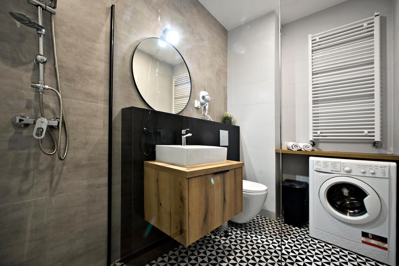 Komputerowa Serviced Apartments By P&O Warschau Buitenkant foto