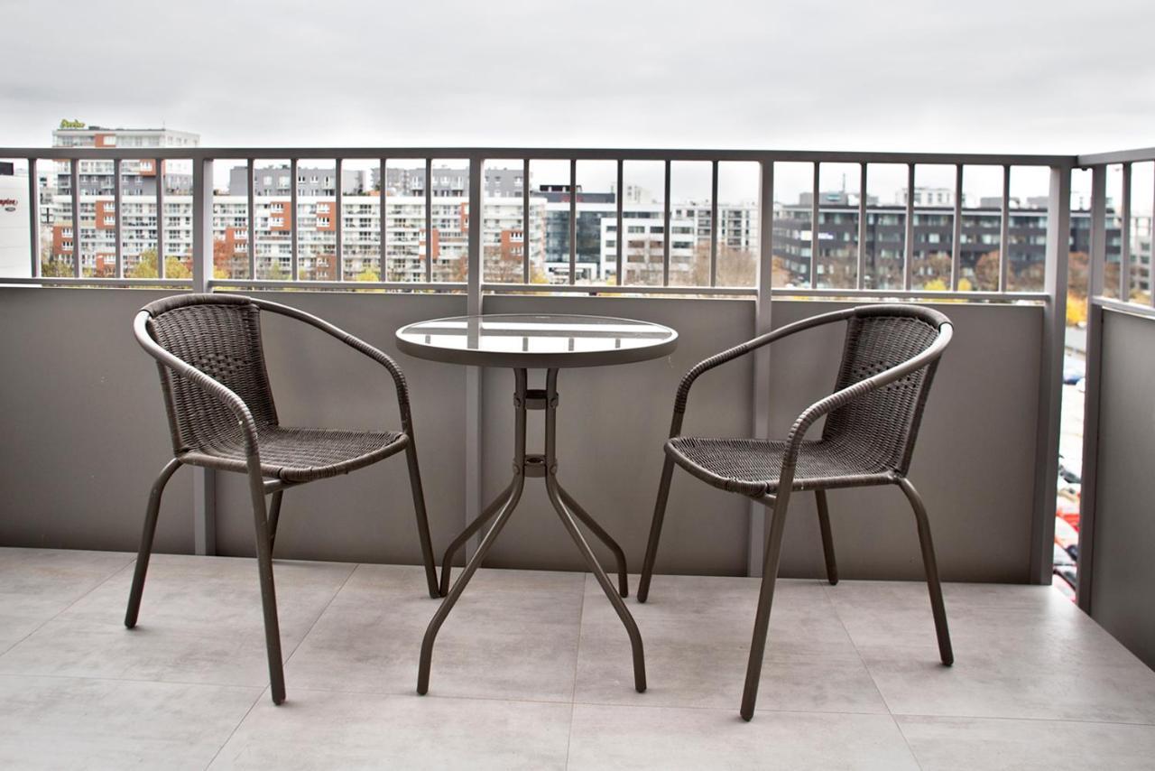 Komputerowa Serviced Apartments By P&O Warschau Buitenkant foto