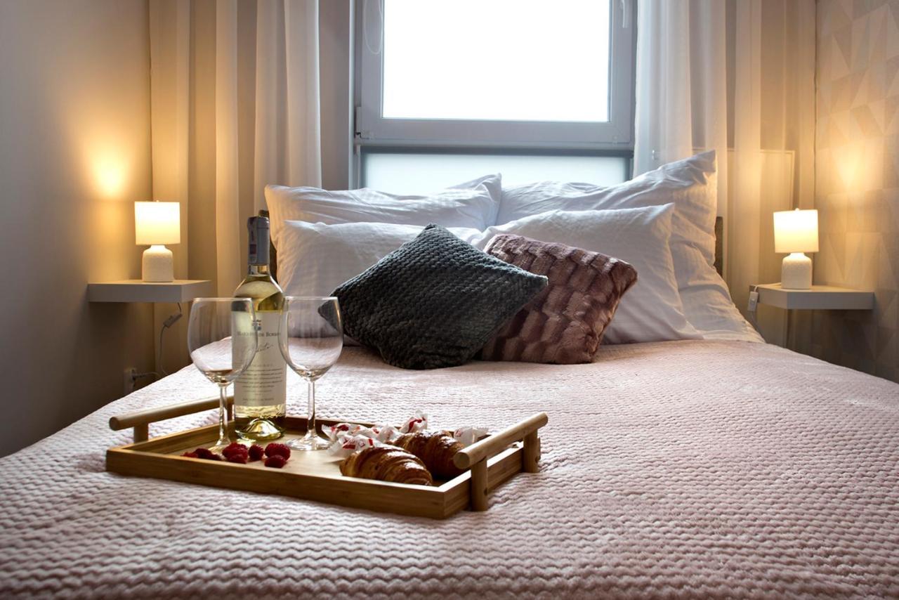 Komputerowa Serviced Apartments By P&O Warschau Buitenkant foto