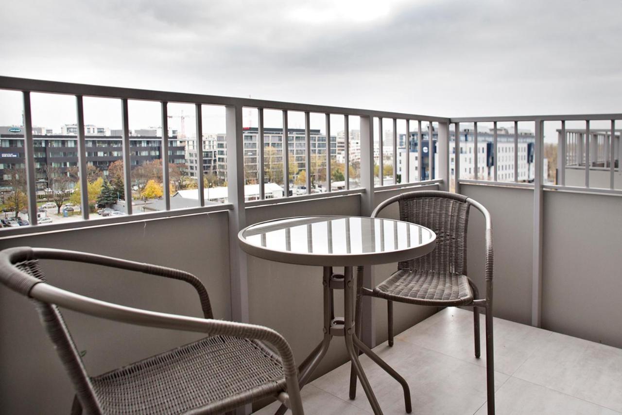 Komputerowa Serviced Apartments By P&O Warschau Buitenkant foto