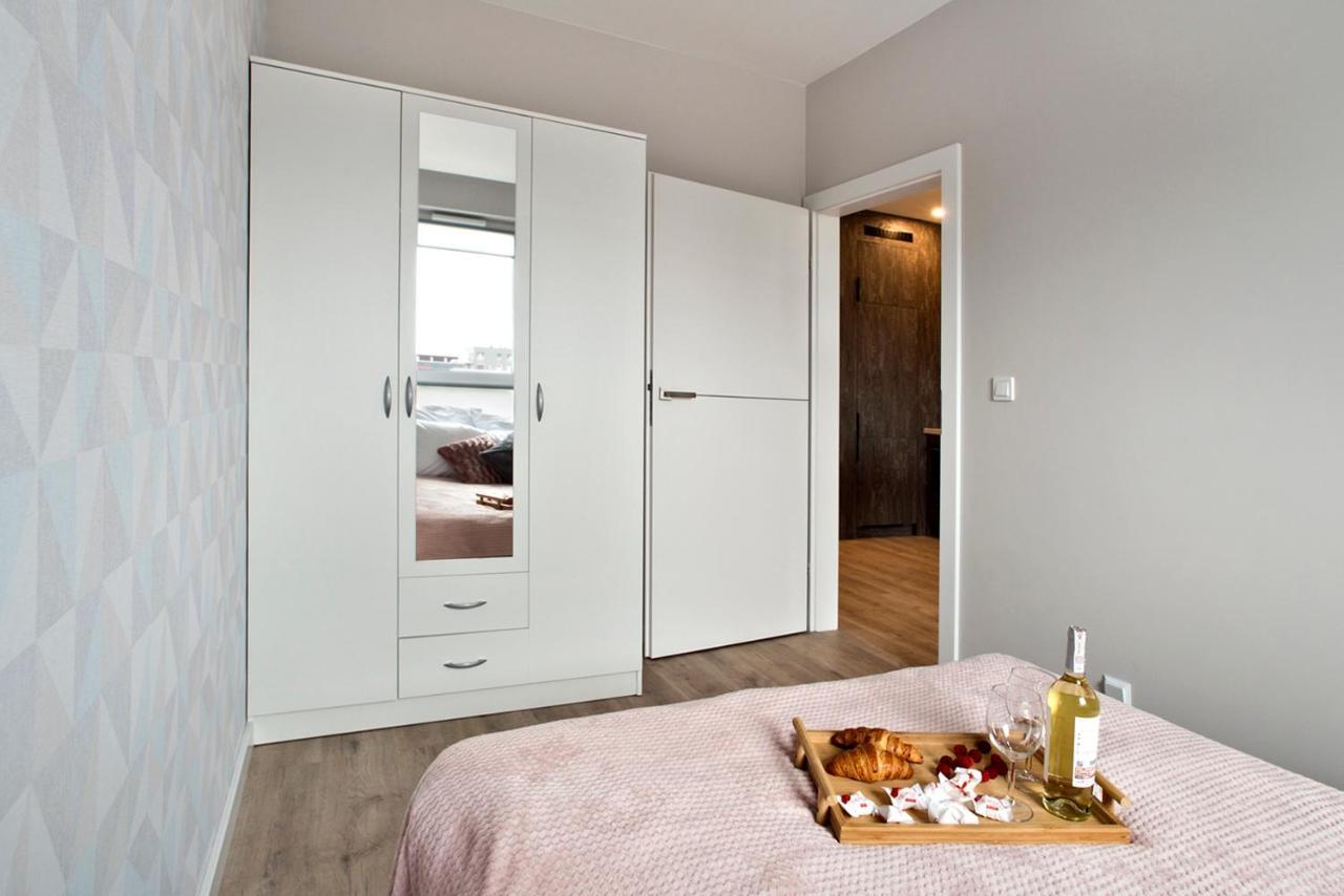 Komputerowa Serviced Apartments By P&O Warschau Buitenkant foto